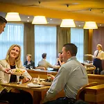 Otel Maldron & Leisure Centre 3*
