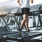 Maldron & Leisure Centre מלון 3*