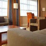 Maldron & Leisure Centre Otel 3*