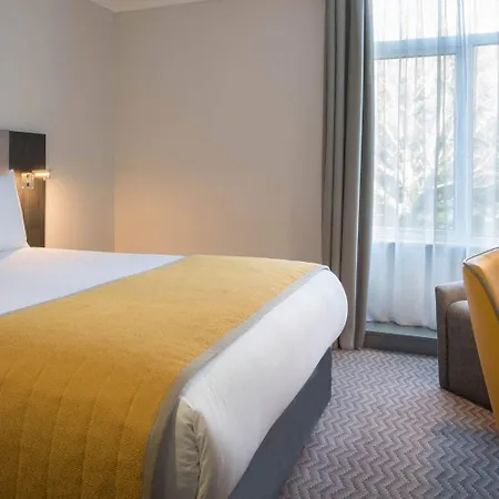 Maldron & Leisure Centre Szálloda