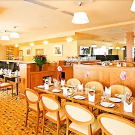 Maldron Hotel&leisure Centre Hotel 3*