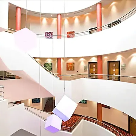 Hotel Maldron Hotel&leisure Centre
