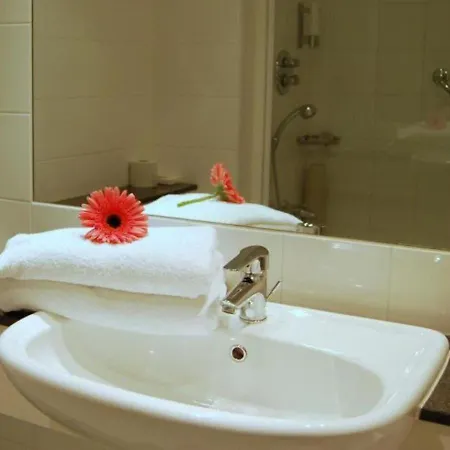 Maldron Hotel&leisure Centre Hotel 3*