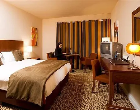 מלון Maldron & Leisure Centre