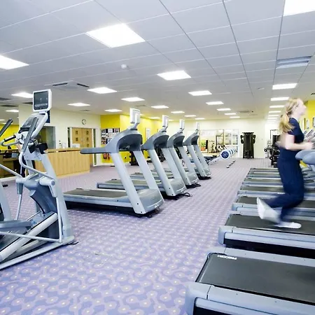 Hotel Maldron Hotel&leisure Centre 3*