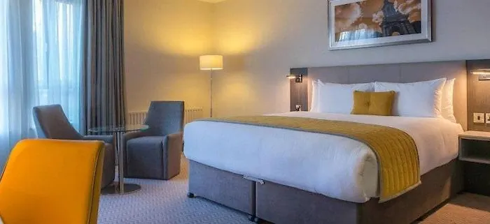 Maldron Hotel&leisure Centre 3*