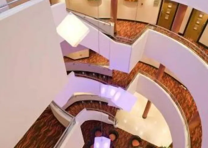 Maldron & Leisure Centre 호텔 3*