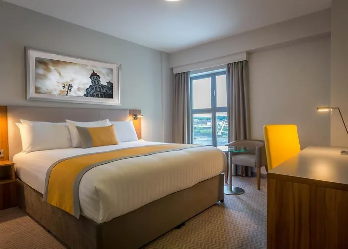 Maldron Hotel&leisure Centre 3*